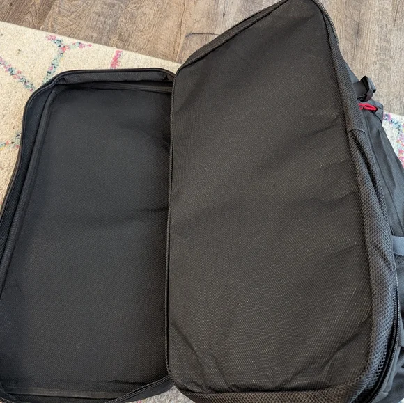 Stiiizy Smell Proof Duffle Bag - Picture 5 of 6